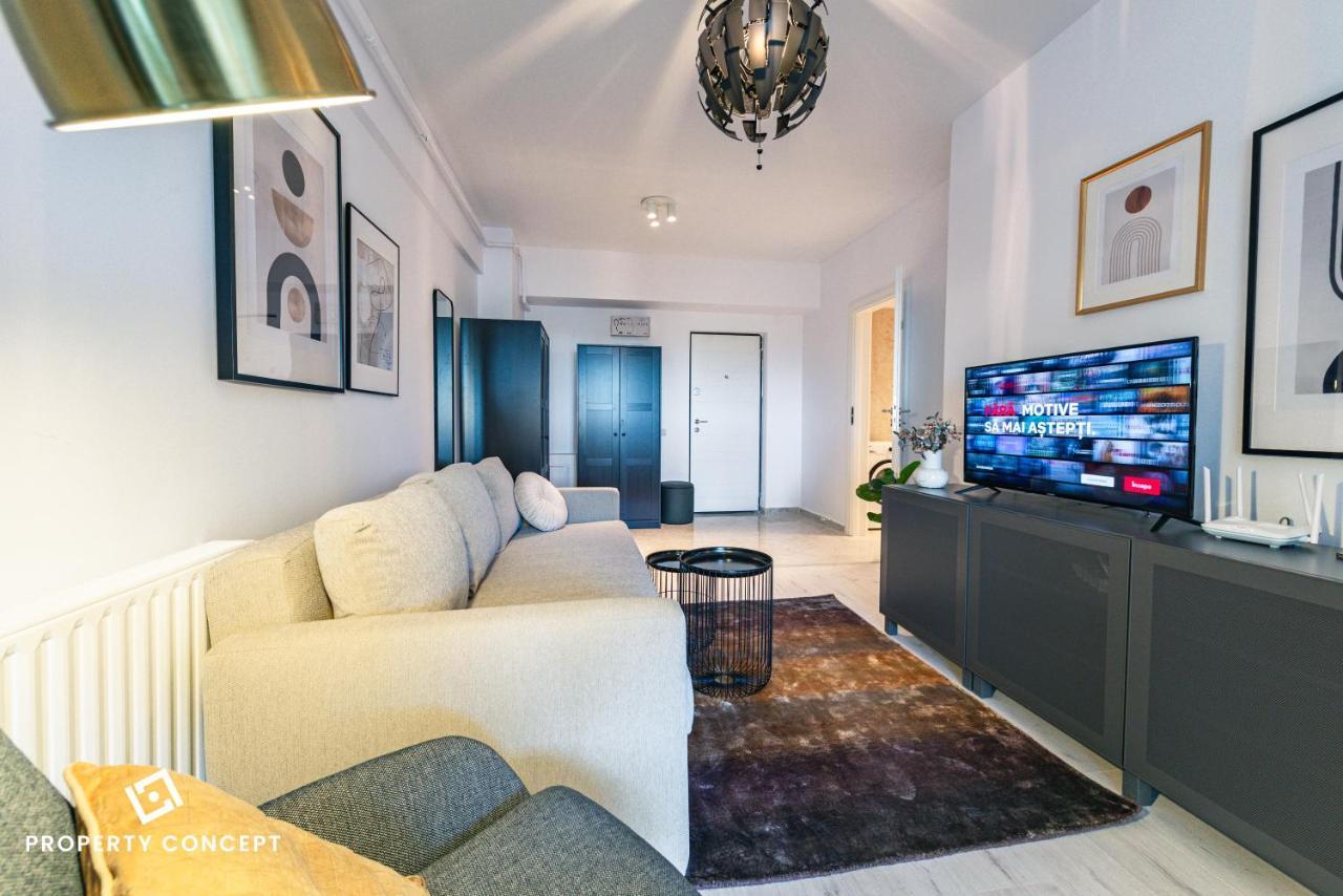 Apartment 505 *