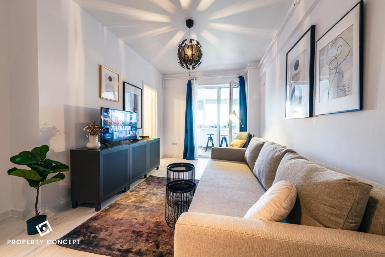 Apartment 505 *