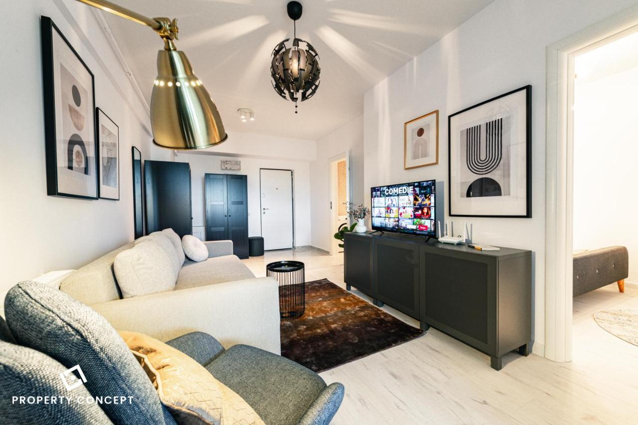 Apartment 505 *